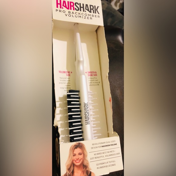 NWOT HairShark Pro Backcomber Volumizer Brush - Picture 2 of 9